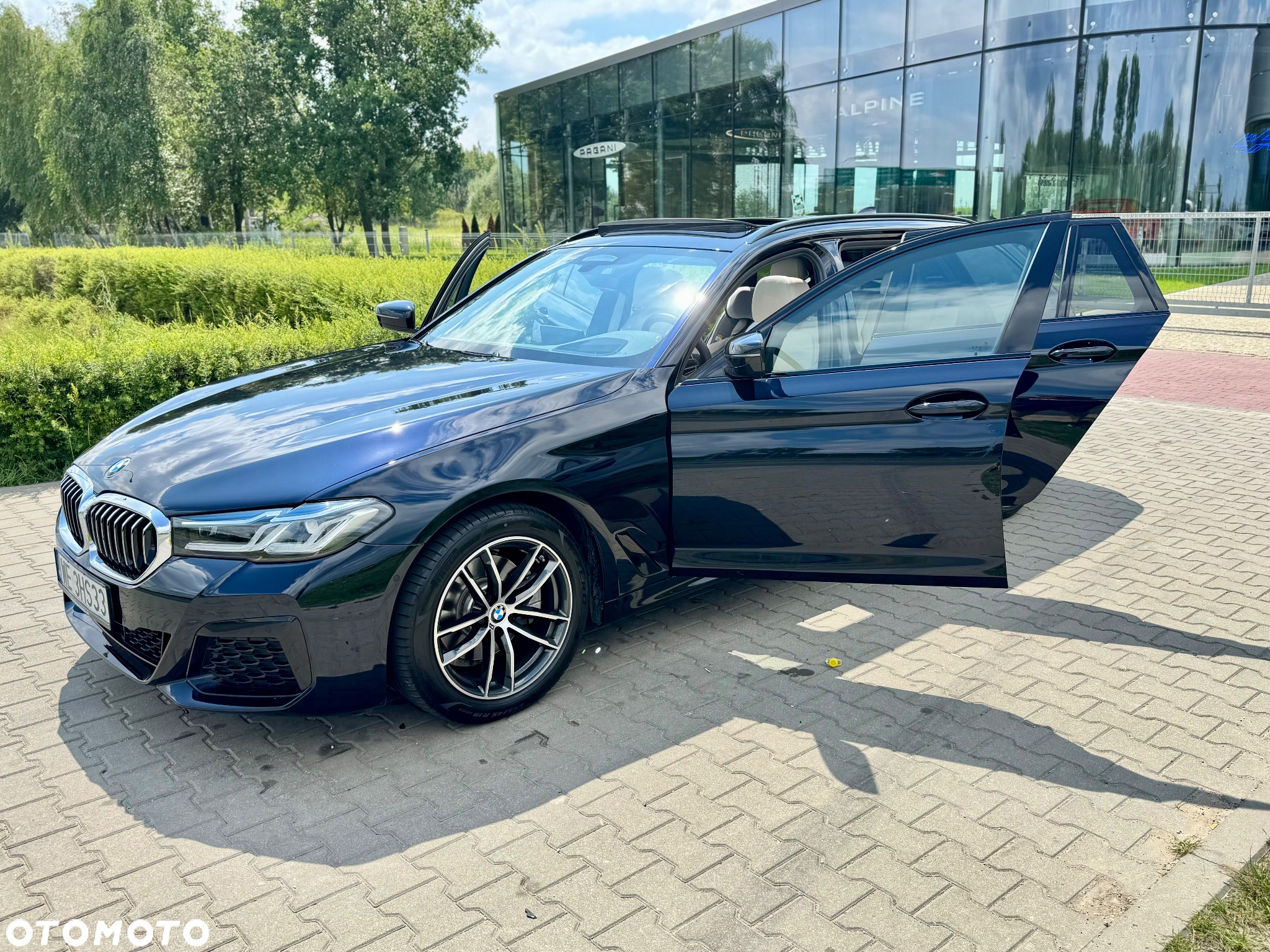 BMW Seria 5 520d xDrive Touring M Sport Edition - 7