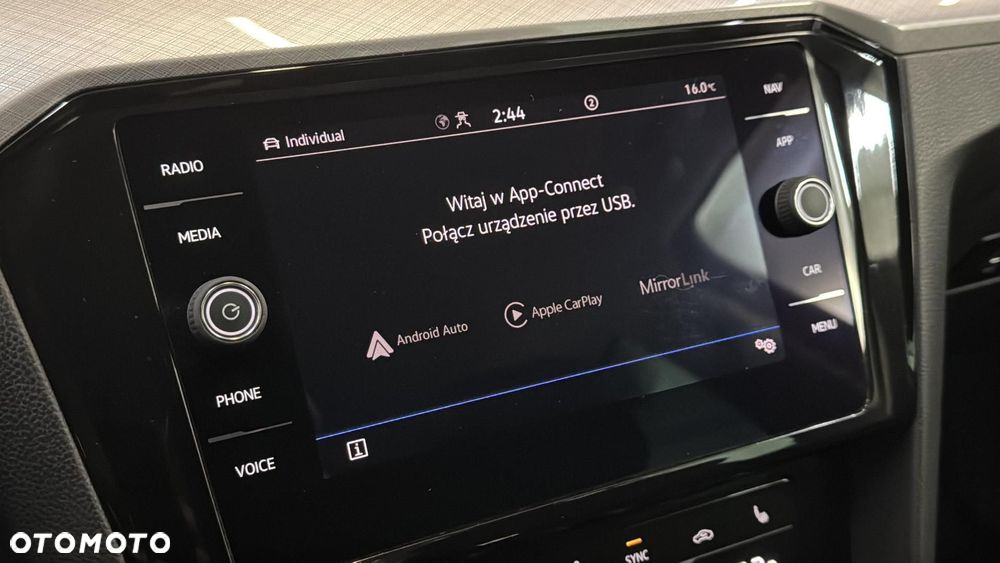 Volkswagen Passat 2.0 TDI EVO Business DSG - 24