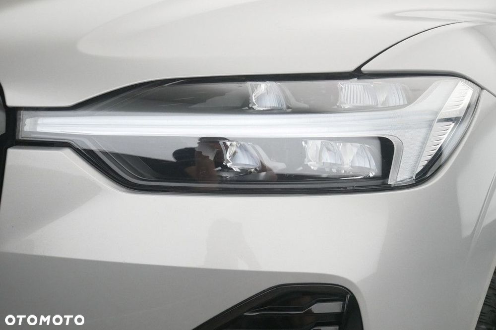 Volvo XC 60 B5 B AWD Plus Bright - 13