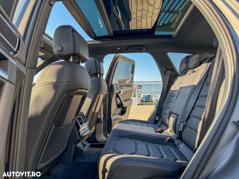 Volkswagen Touareg V6 TDI 4MOTION R-Line - 8