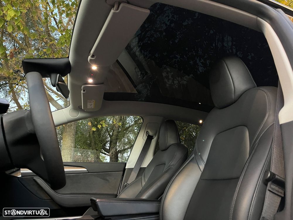 Tesla Model Y RWD - 24