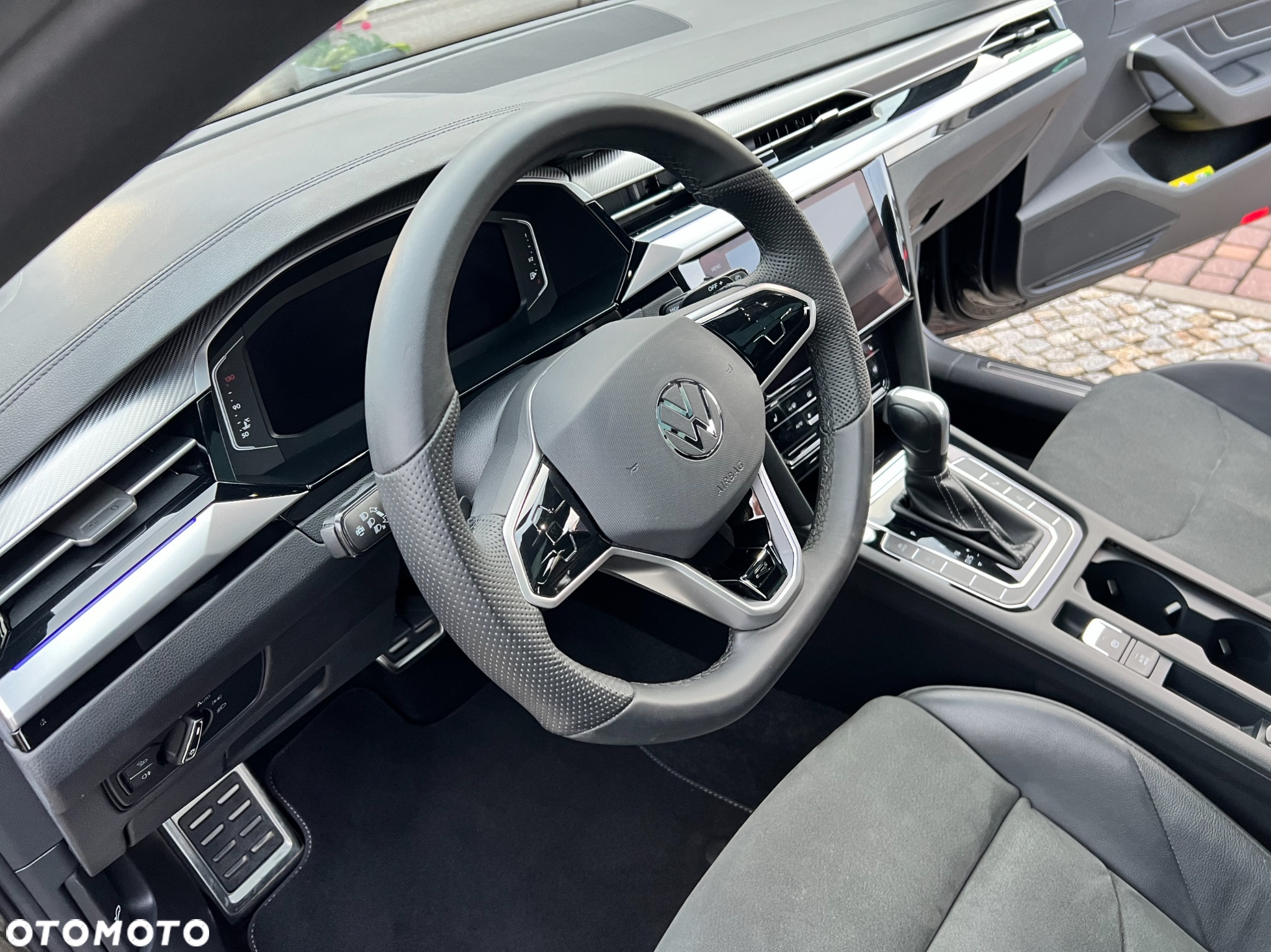 Volkswagen Arteon 2.0 TDI R-Line DSG - 32