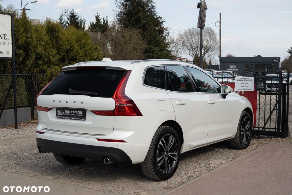 Volvo XC 60 D4 AWD Geartronic Momentum - 32