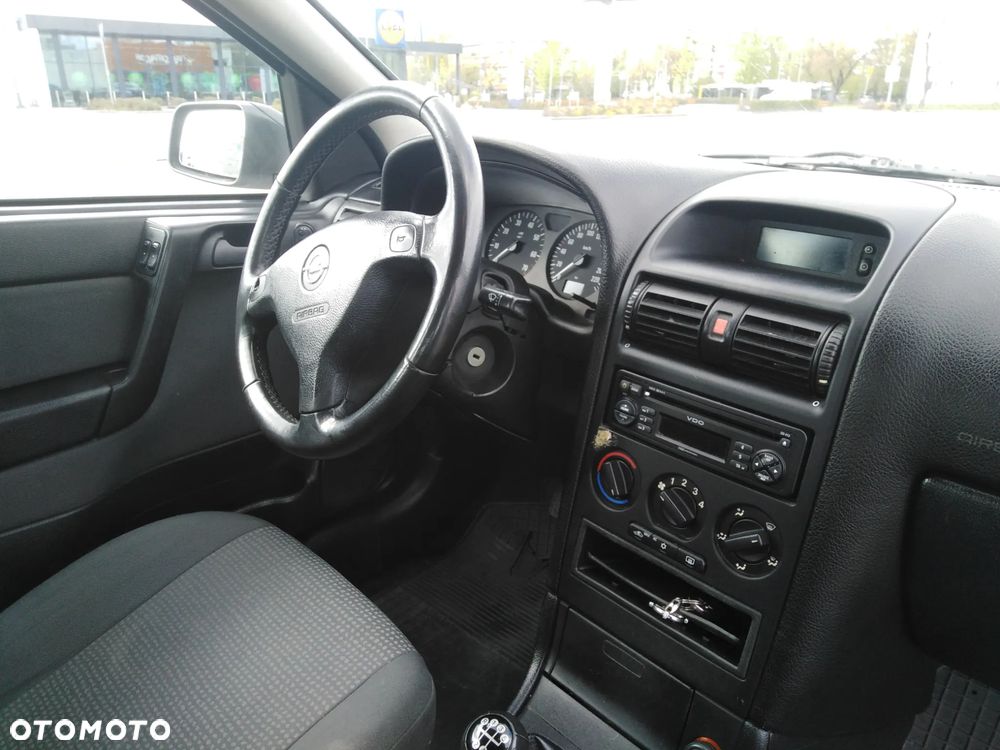 Opel Astra 1.6 Start - 9