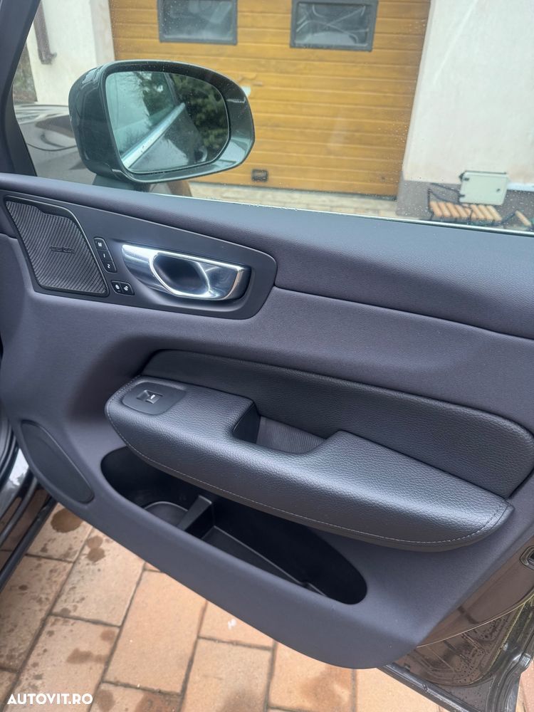 Volvo XC 60 T6 AWD Recharge Geartronic Inscription - 26