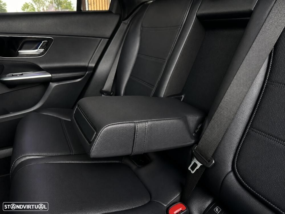 Mercedes-Benz GLC 300 e 4Matic 9G-TRONIC Avantgarde Advanced - 51