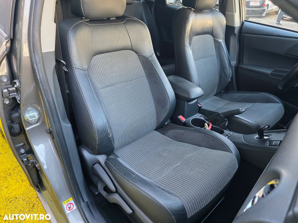 Toyota Auris 1.8 L VVT-i TS Hybrid Sol+ - 13