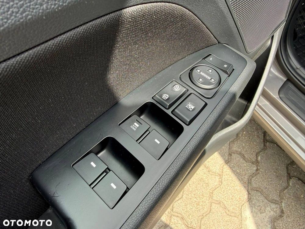 Hyundai Elantra 1.6 Comfort - 31