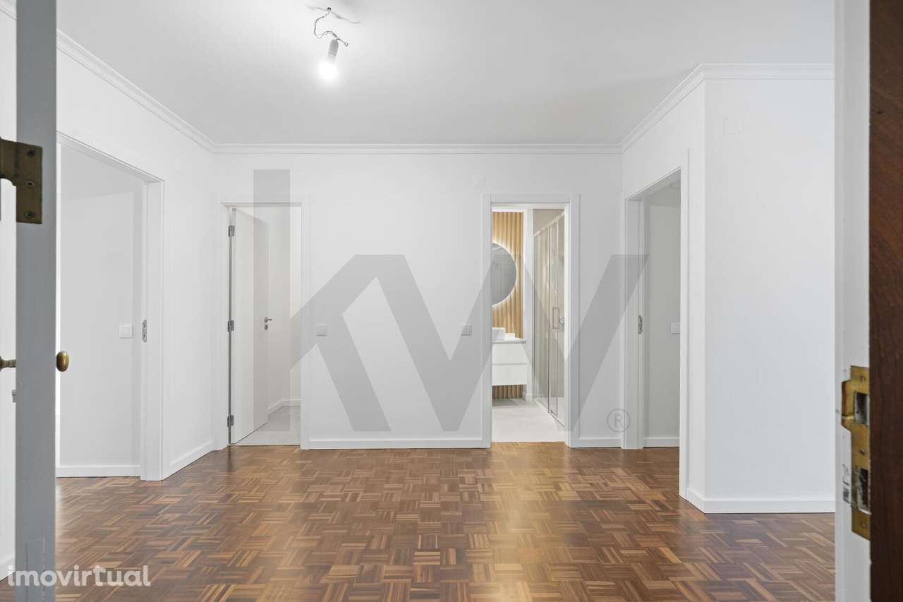Apartamento T2 remodelado com varanda vista jardim no Centro do Funcha - Grande imagem: 3/40