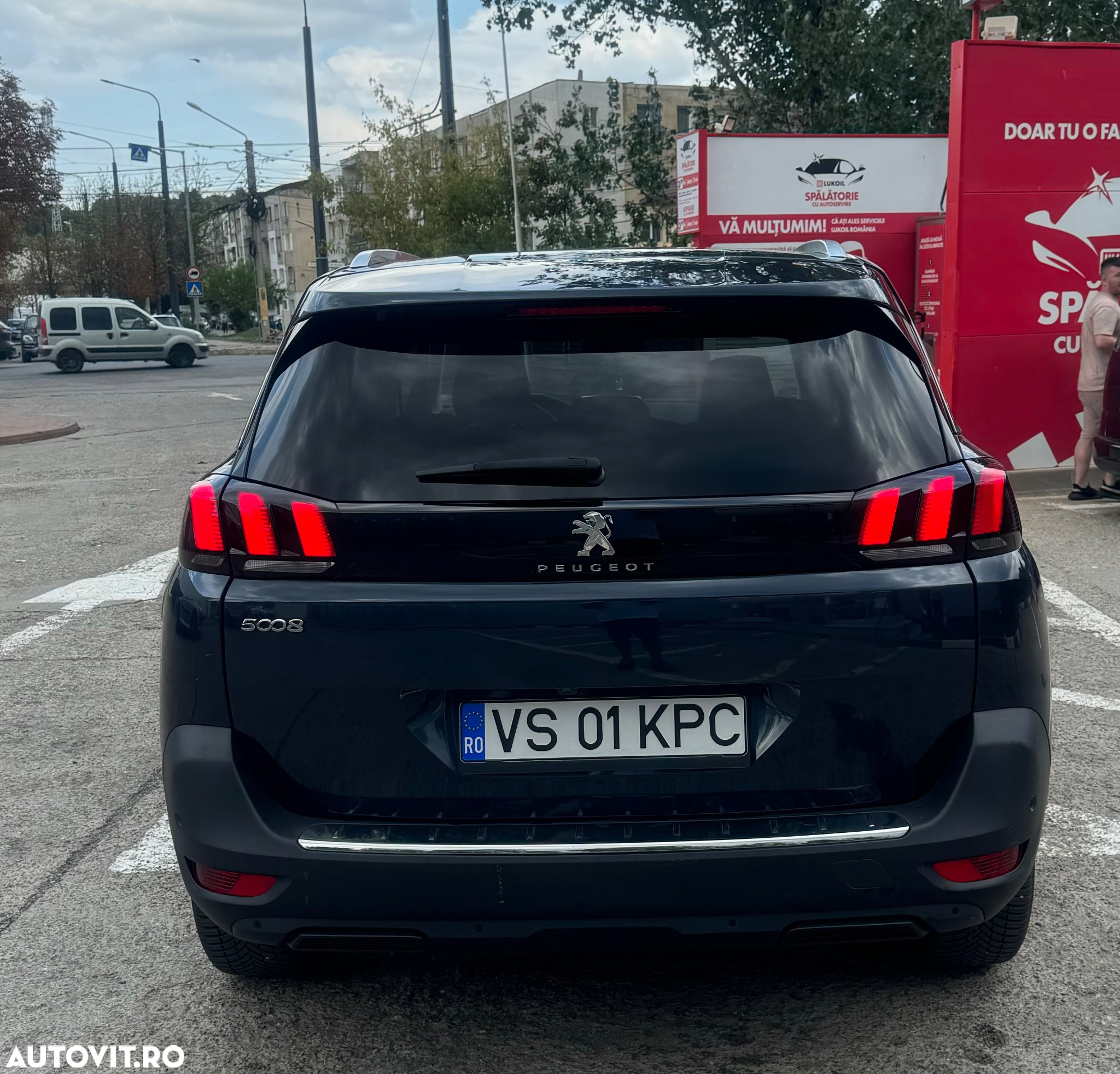 Peugeot 5008 PureTech 130 EAT8 Stop & Start GT - 2