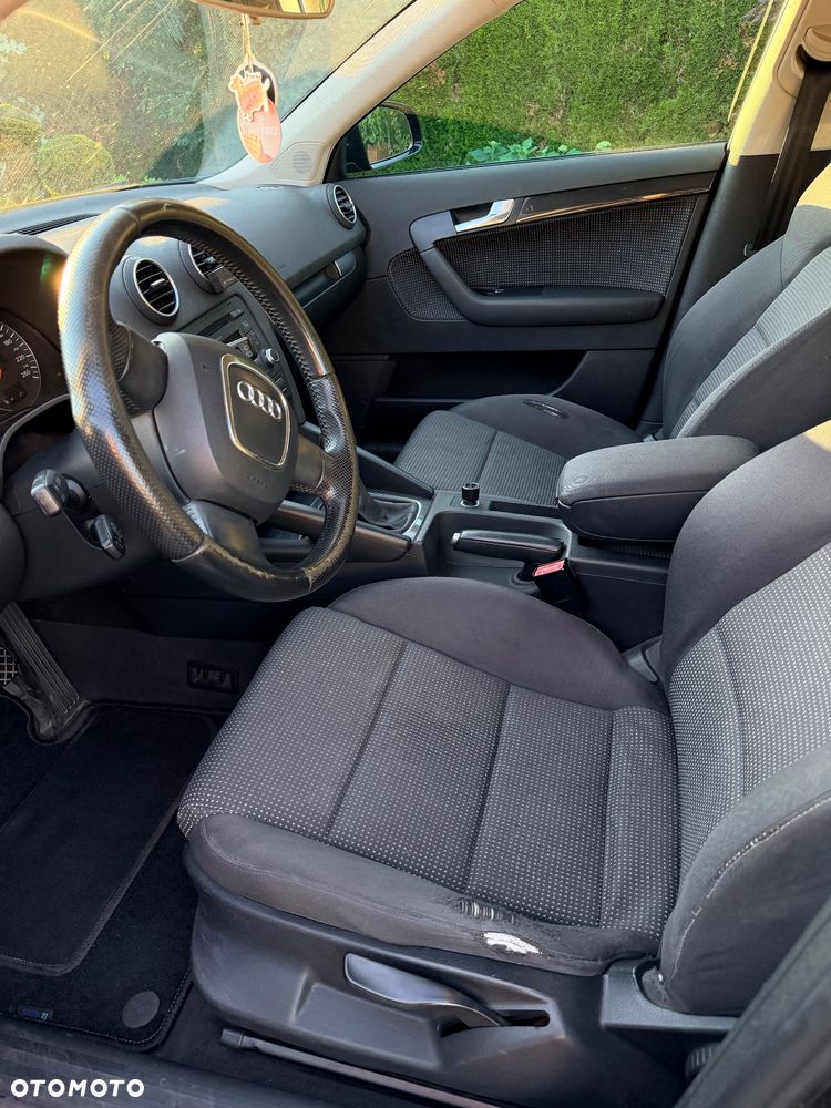 Audi A3 Sportback 2.0 TDI Ambiente - 8