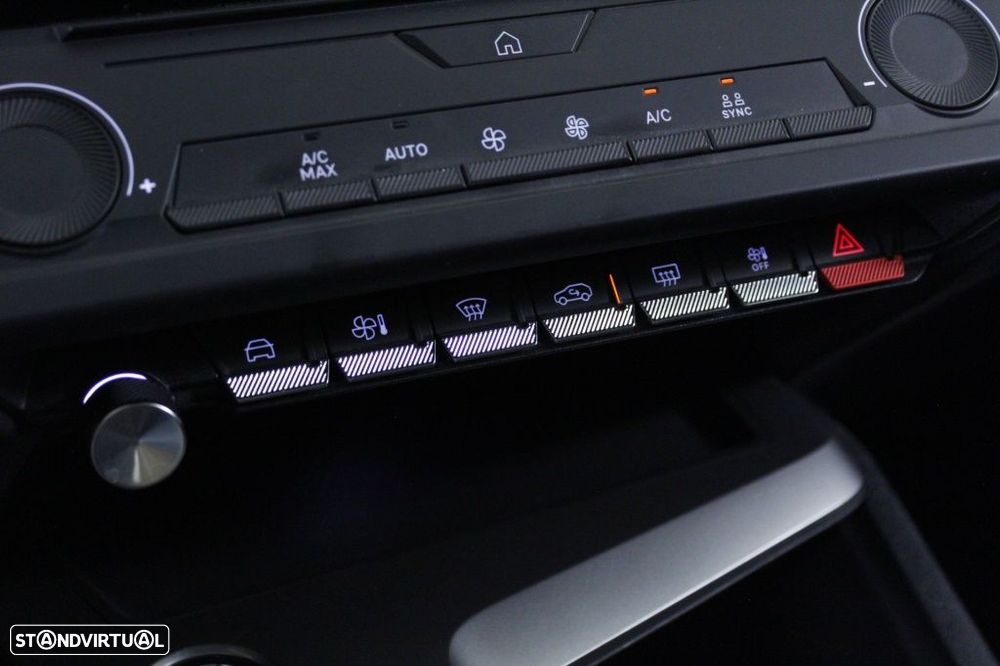 Peugeot 308 1.2 Hybrid Style e-DCS6 - 29