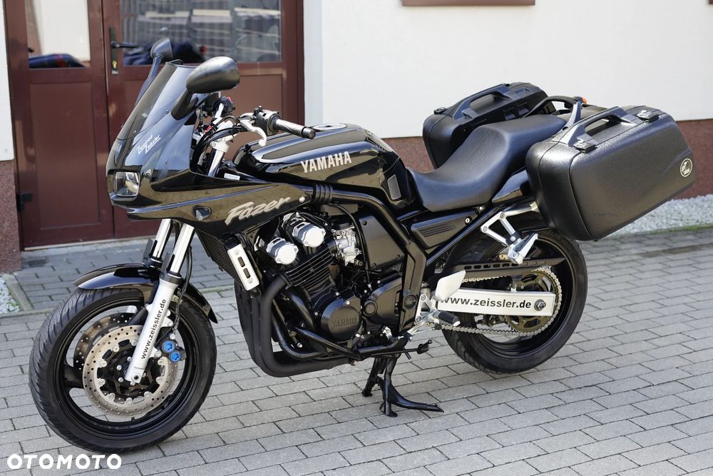 Yamaha FZS - 21