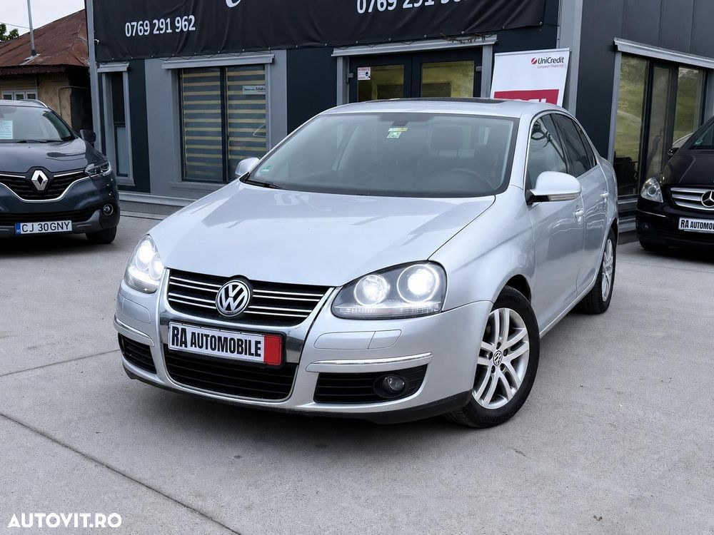 Volkswagen Jetta - 2