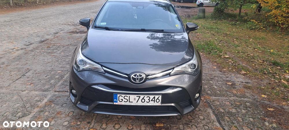 Toyota Avensis 2.0 D-4D Premium - 2