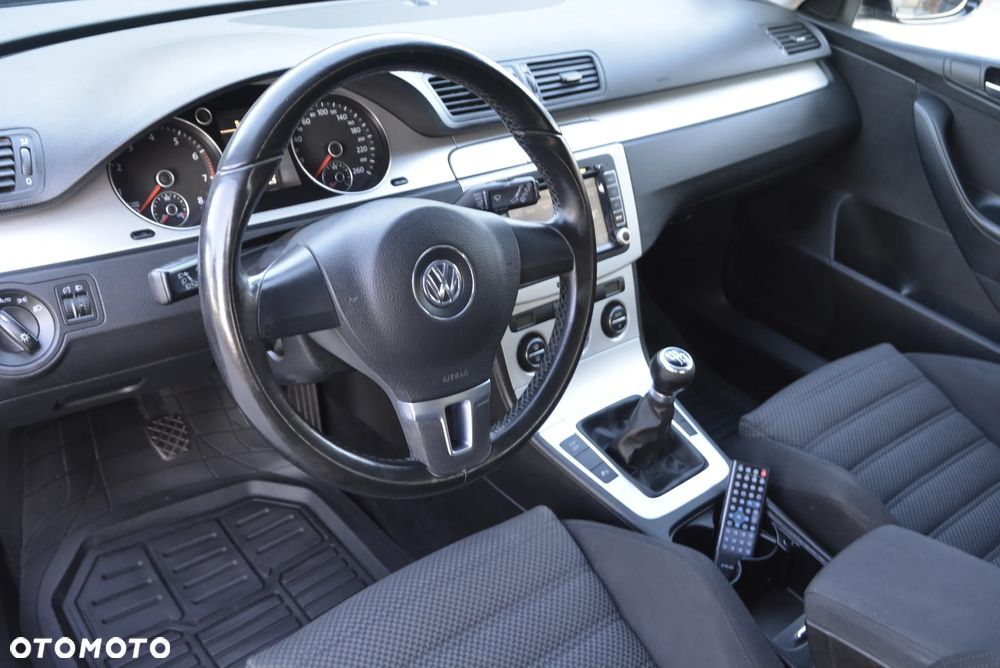Volkswagen Passat 1.8 TSI Exclusive - 8