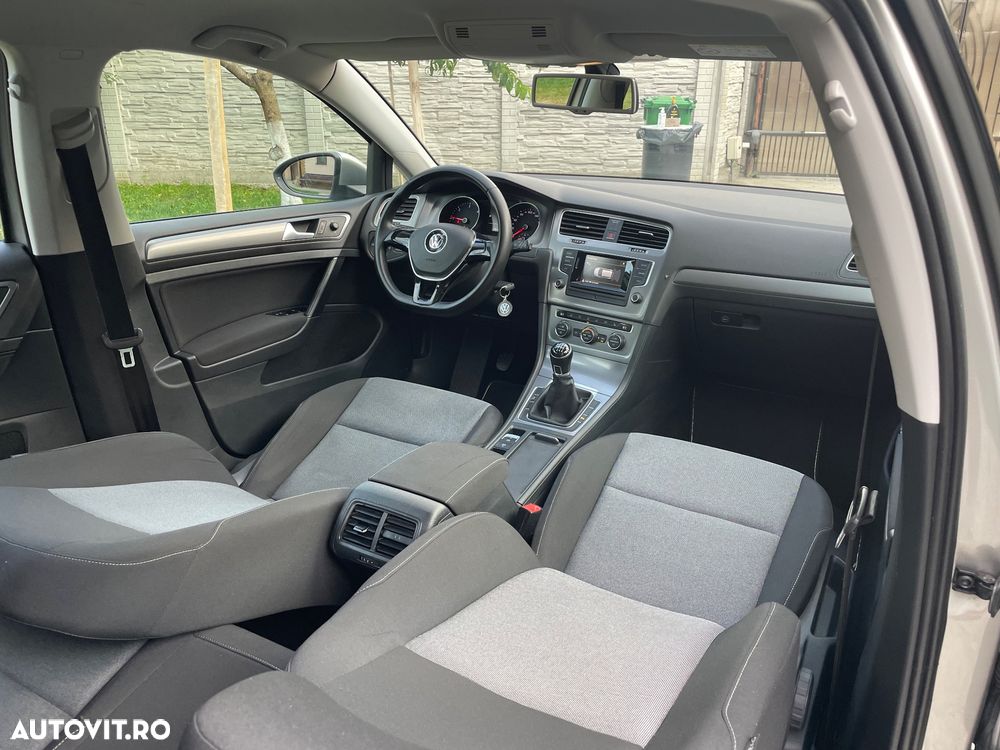 Volkswagen Golf - 19