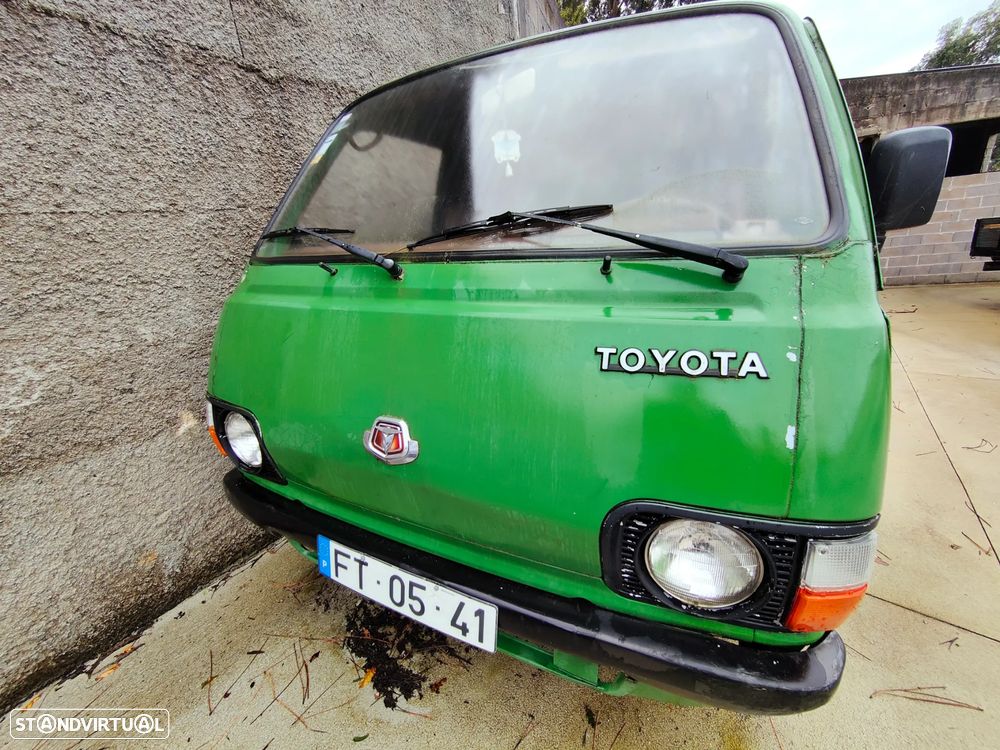 Toyota HiAce - 1