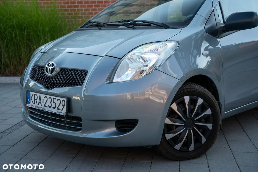 Toyota Yaris - 12