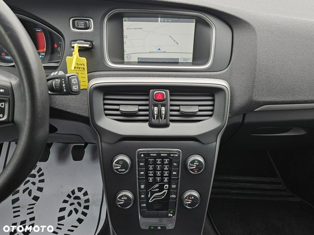 Volvo V40 D2 Momentum - 20