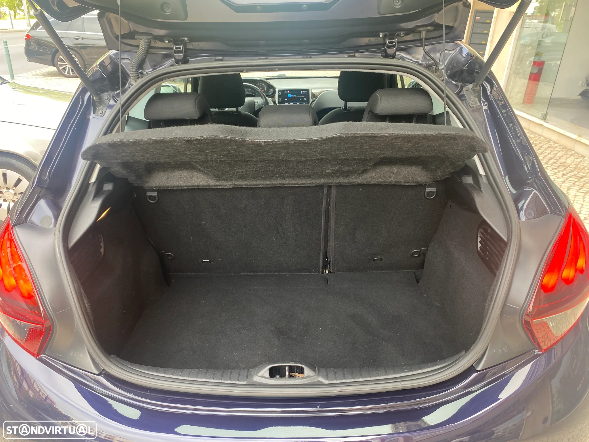 Peugeot 208 1.2 PureTech GT Line - 25