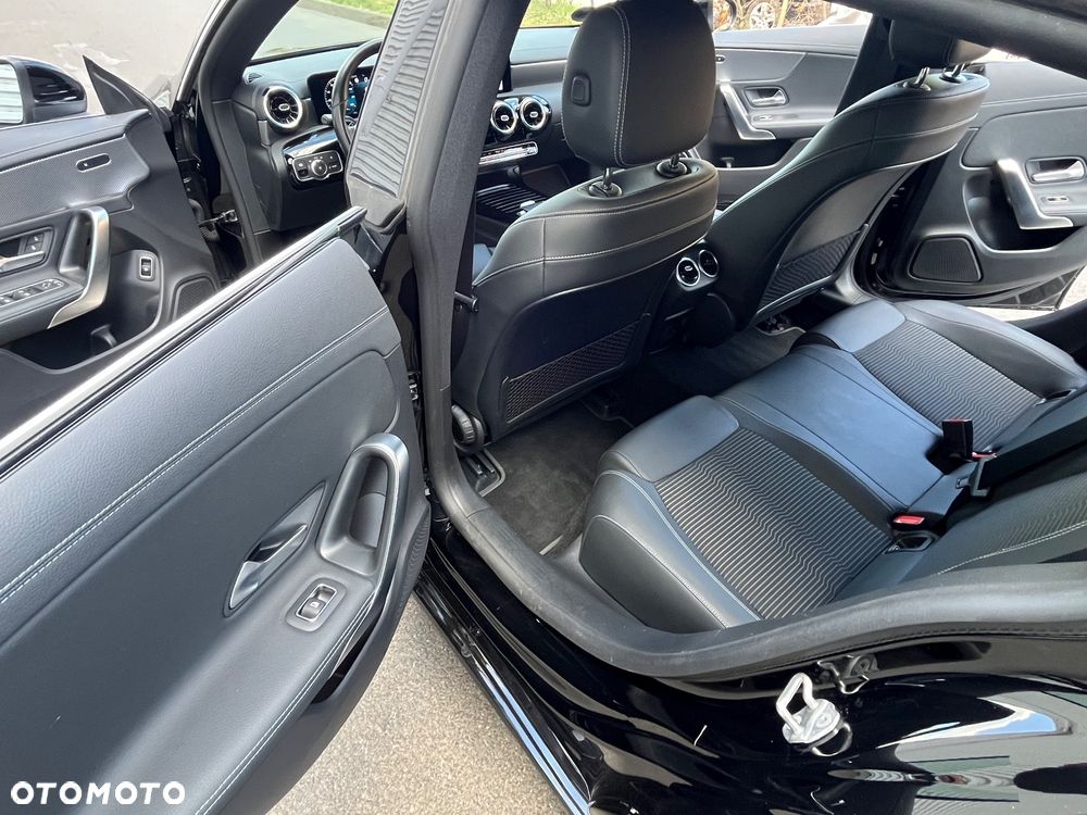 Mercedes-Benz CLA 220 d 8G-DCT - 29