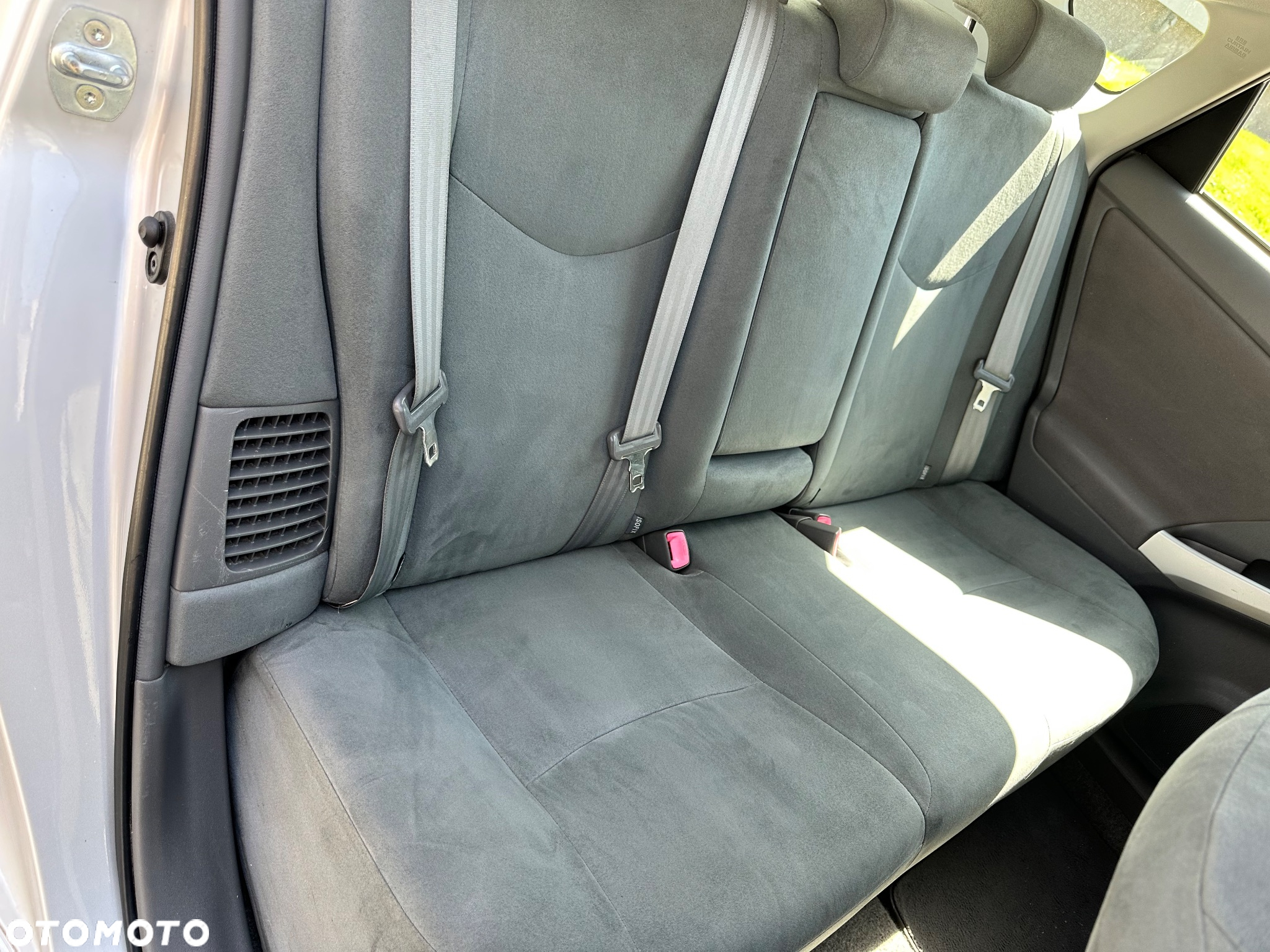 Toyota Prius (Hybrid) Comfort - 18