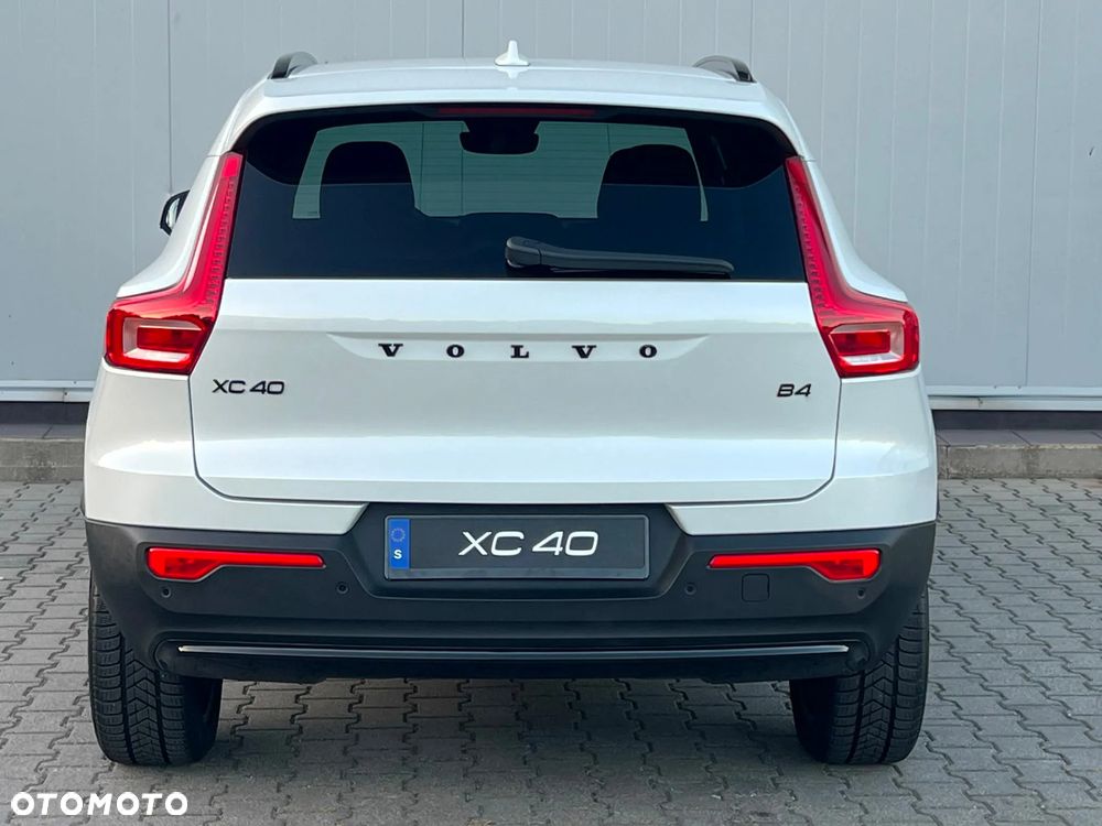 Volvo XC 40 B4 Plus Bright - 14