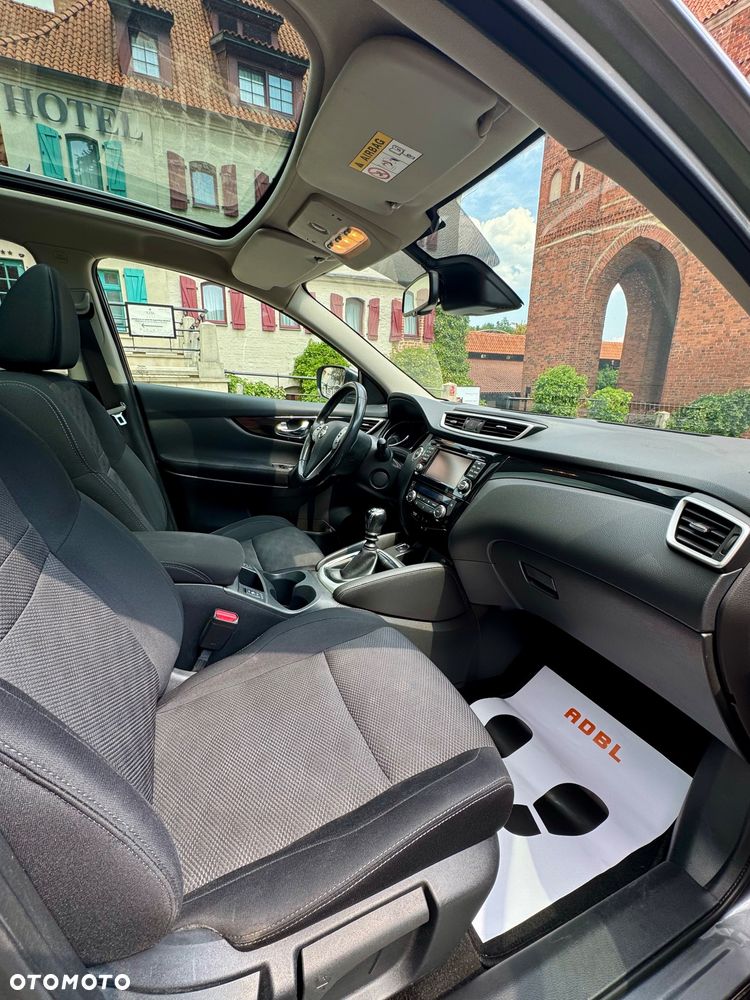 Nissan Qashqai 1.2 DIG-T N-Connecta EU6 - 17
