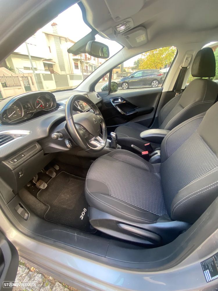 Peugeot 208 PureTech 82 Start & Stop Allure - 12