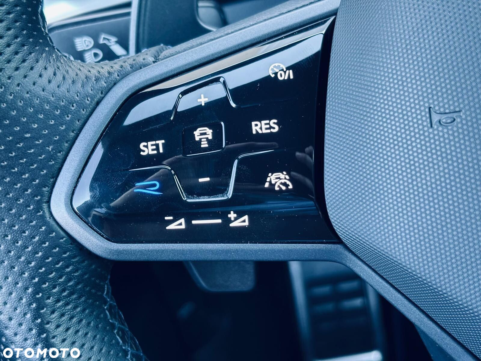 Volkswagen Arteon 2.0 TSI 4Motion R DSG - 28
