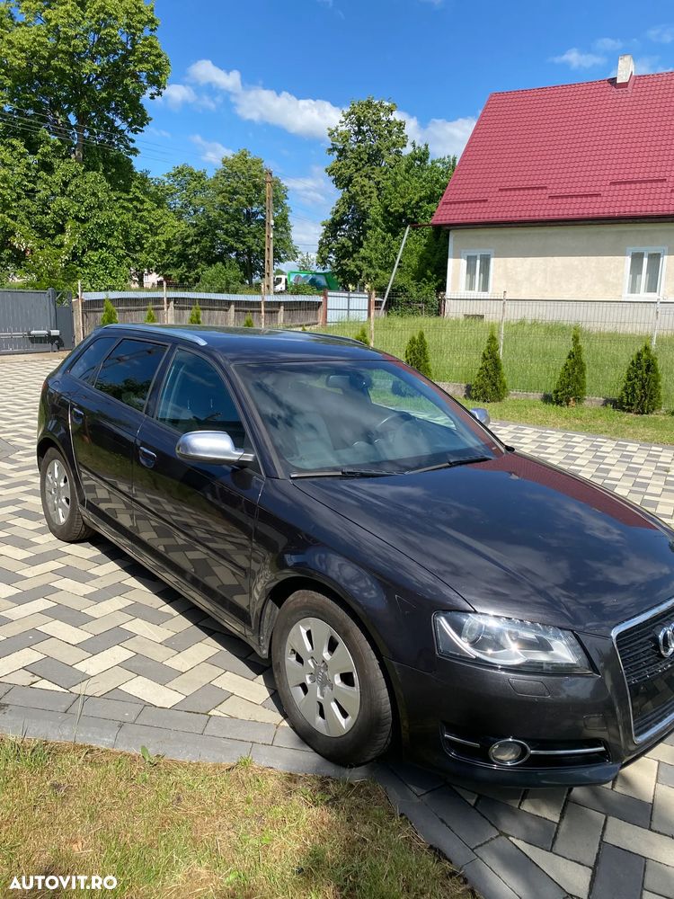 Audi A3 Sportback 1.6 TDI DPF Ambiente - 4