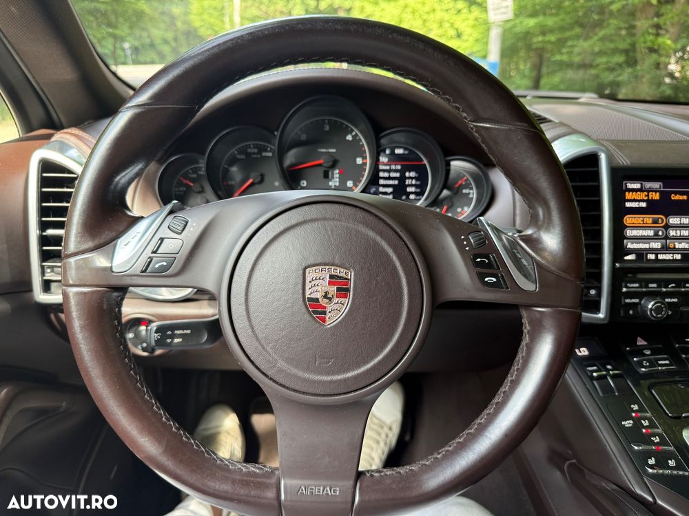 Porsche Cayenne - 15