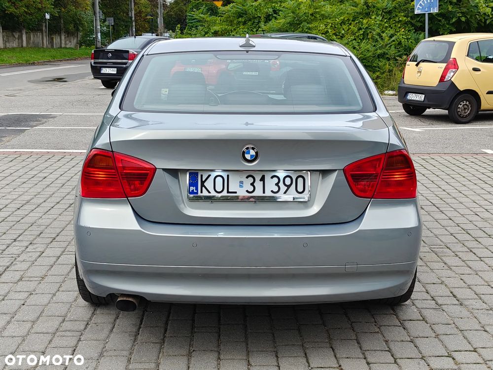 BMW Seria 5 520i - 27