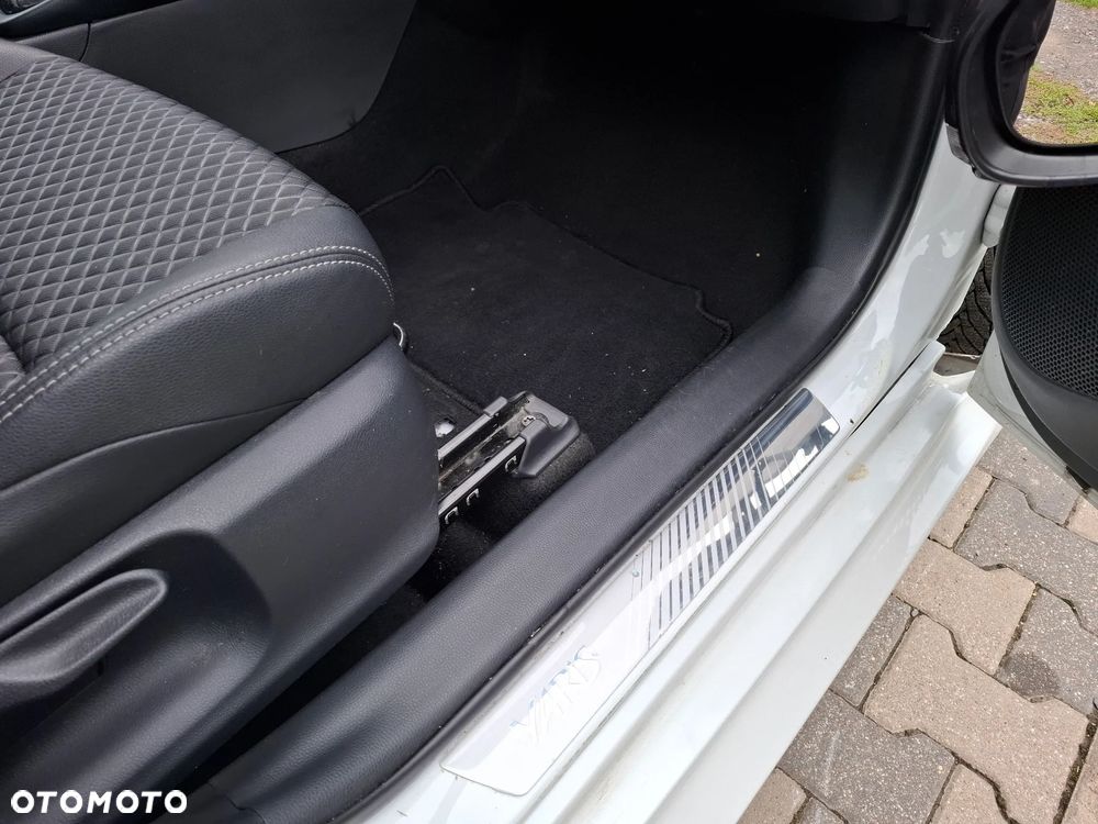 Toyota Yaris 1.5 VVT-i Premiere Edition - 16