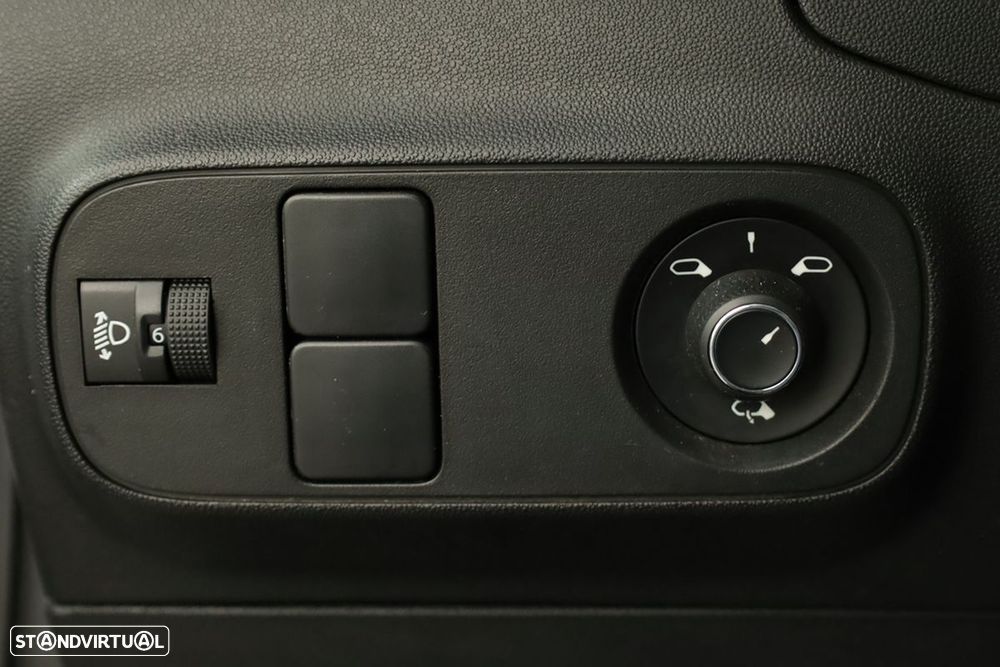 Citroën C3 1.2 PureTech C-Series - 17