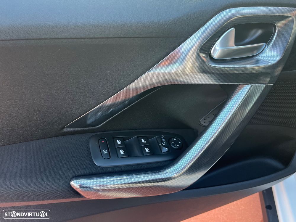 Peugeot 2008 PureTech 110 Stop&Start EAT6 Allure - 15