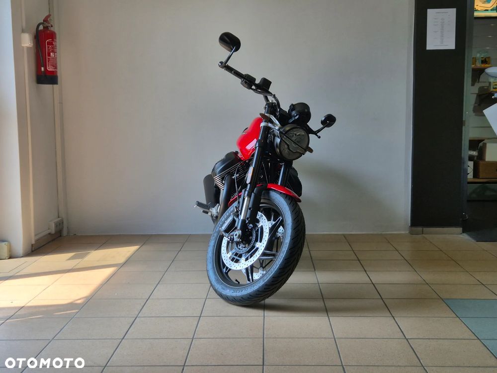 Moto Guzzi V7 - 4