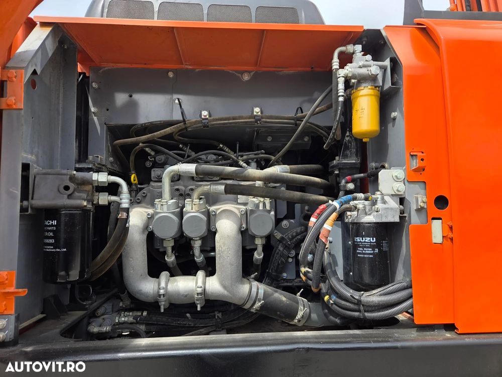 Hitachi ZX250, 6.535h, cupa NOUA 1,55mc, Masa 27,2tone, 2018, INGUST latime 2,99m, adancime sapare 7m, consum mediu 12,6l/h, lant 80% ok doar 620h deplasare, camera spate si laterale, inst picon, inst rotire, Isuzu 173CP, posibil leaasing-PROMOTIE 89.900 EUR - 18