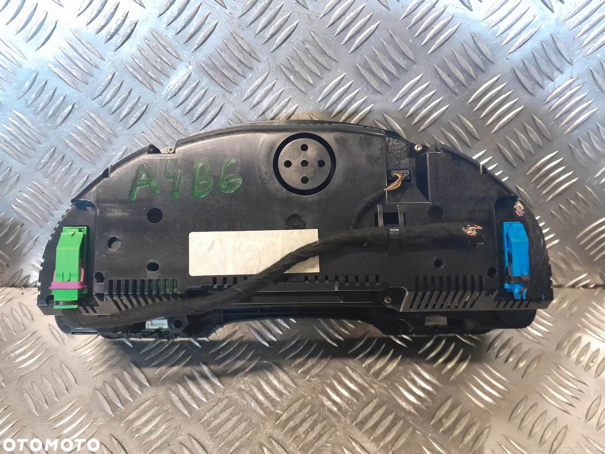 Zegary licznik AUDI A4 B6 2.0 20v 8E0920900F - 3