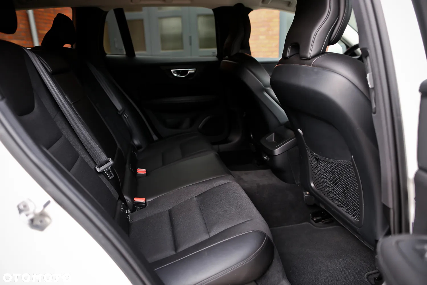 Volvo V60 Cross Country Pro D4 AWD - 24