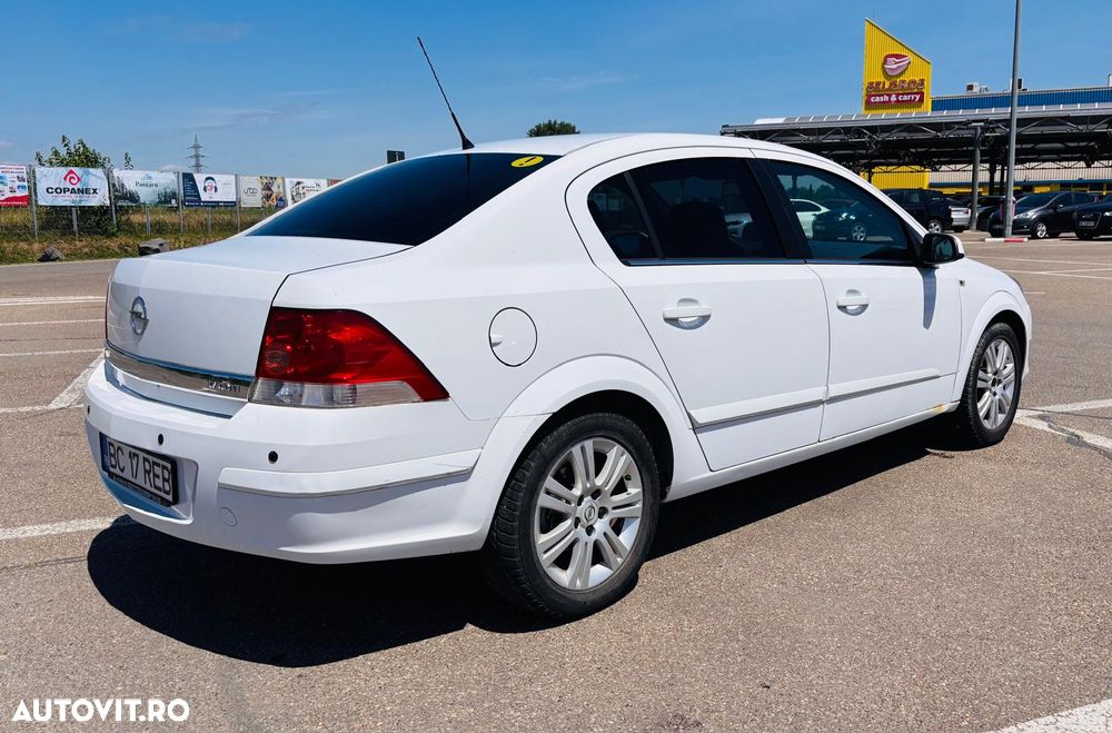 Opel Astra 1.7 CDTI Elegance - 11