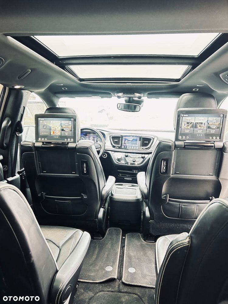 Chrysler Pacifica - 18