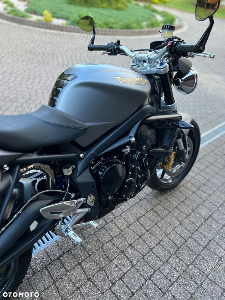 Triumph Street Triple - 29