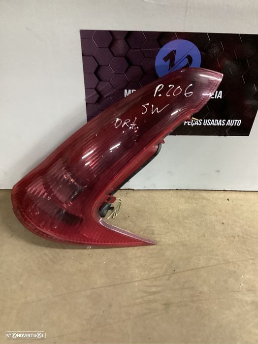Farolim traseiro direito peugeot 206 sw 2001 - 1