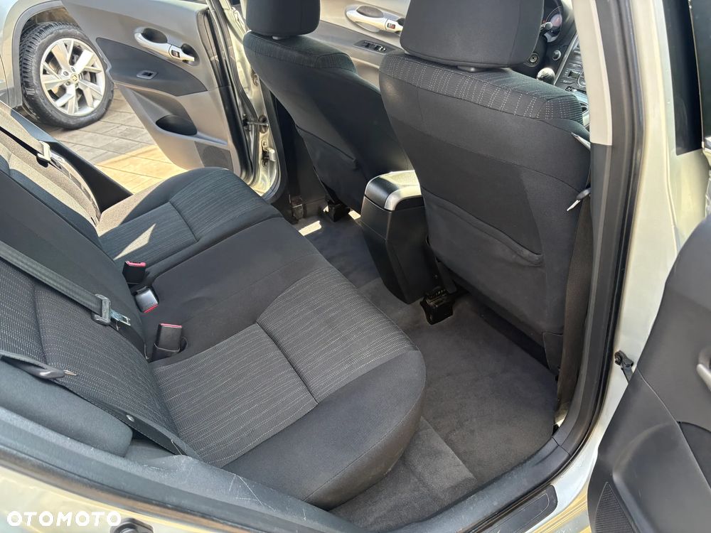 Toyota Auris 1.6 VVT-i Premium - 6