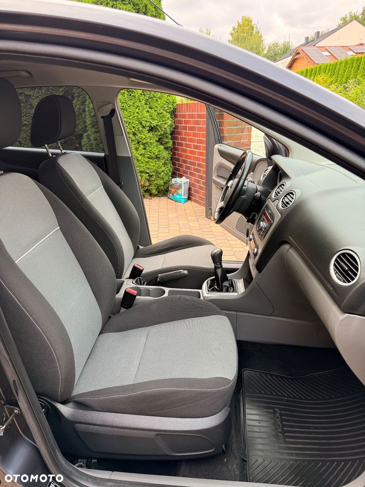 Ford Focus 1.6 16V Trend - 30