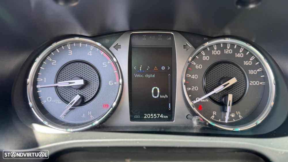 Toyota Hilux 2.4 D-4D 4WD CE Trial - 20