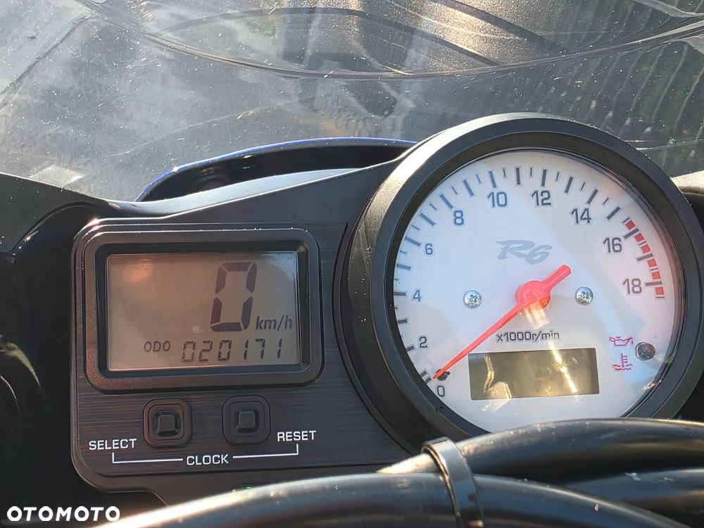 Yamaha R6 - 7