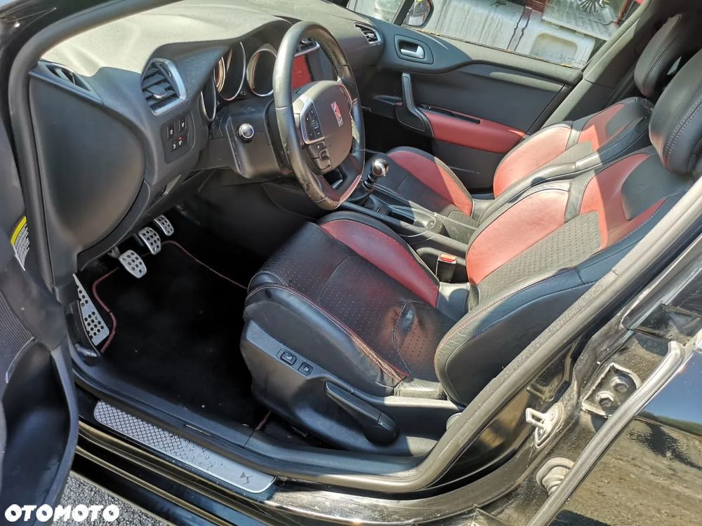 Citroën DS4 1.6 HDi SoChic - 16